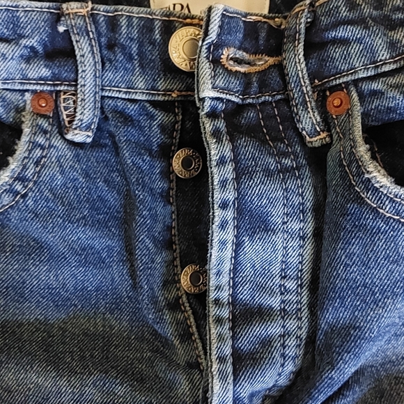 Shorts - Picture 6 of 9